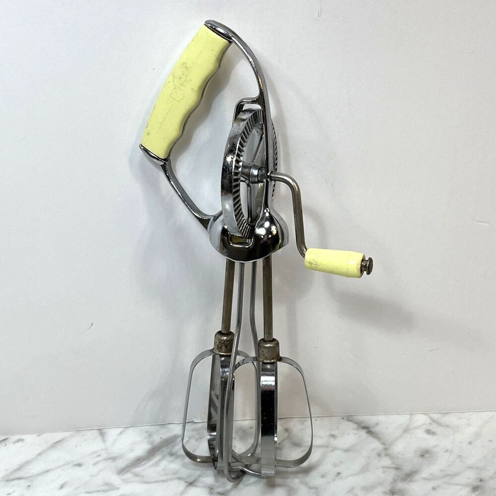 Vintage Yellow Handle Turner and Seymour Hand Mixer Offset Handle Works Great!